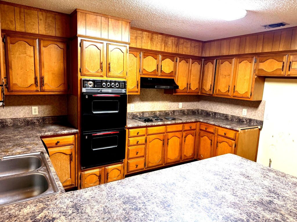 Image 16 of property listing at 3814 Sunset Drive, San Angelo, TX 76904