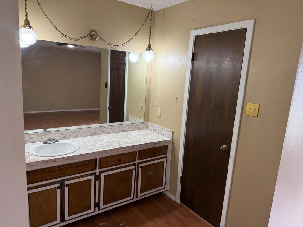 Image 20 of property listing at 3814 Sunset Drive, San Angelo, TX 76904