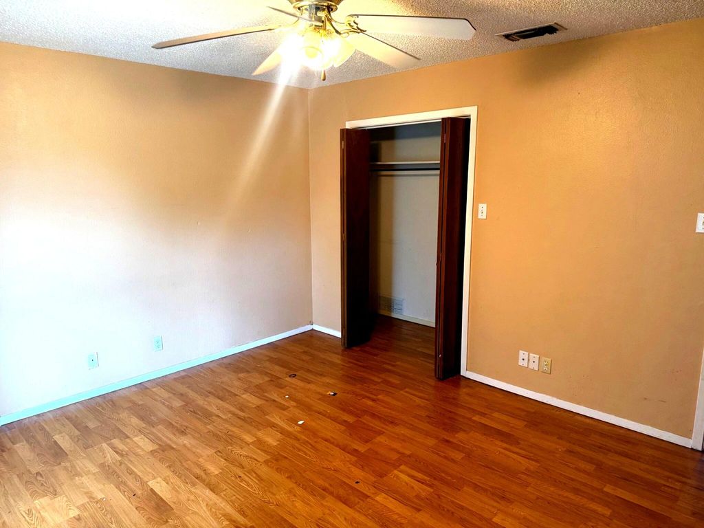 Image 5 of property listing at 3814 Sunset Drive, San Angelo, TX 76904