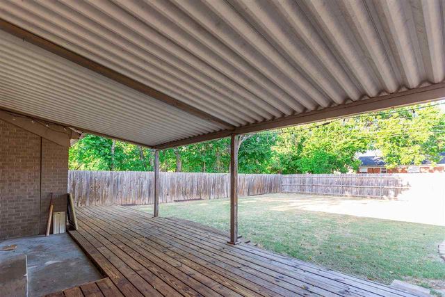 21 NW 29th St, Lawton, OK 73505
