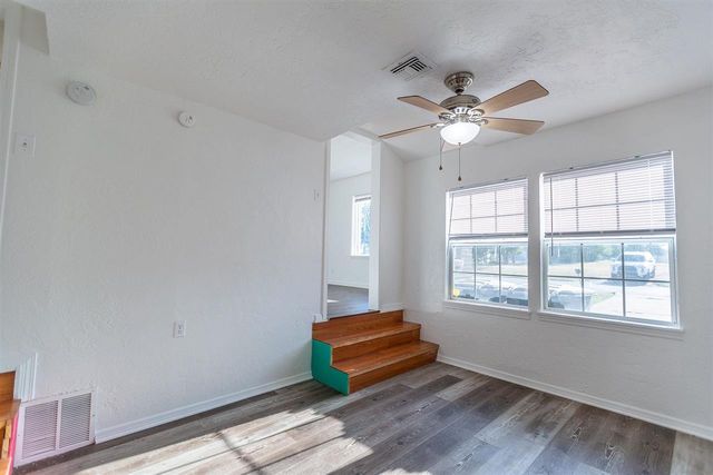 21 NW 29th St, Lawton, OK 73505