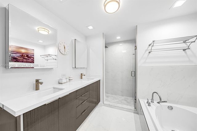 3801 Collins Avenue 1505, Miami Beach, FL 33140
