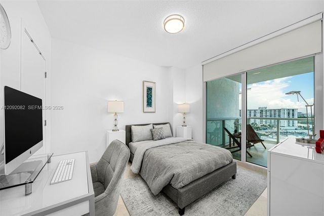 3801 Collins Avenue 1505, Miami Beach, FL 33140