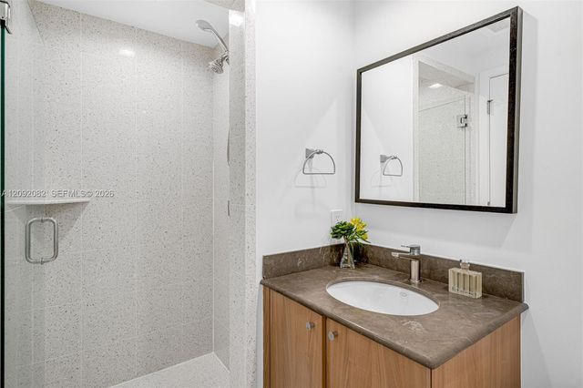 3801 Collins Avenue 1505, Miami Beach, FL 33140