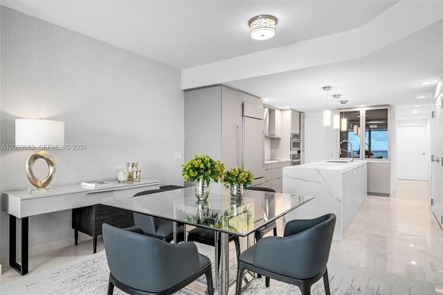 3801 Collins Avenue 1505, Miami Beach, FL 33140