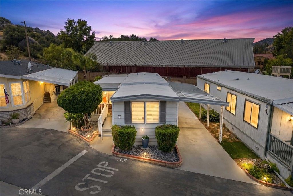 11401 Topanga Canyon Blvd 37, Chatsworth, CA 91311 — exterior