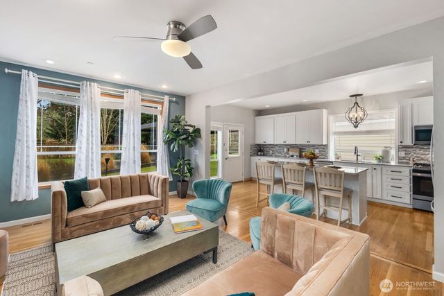 1424 Latham Court, Dupont, WA 98327