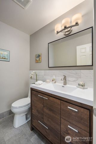 1424 Latham Court, Dupont, WA 98327