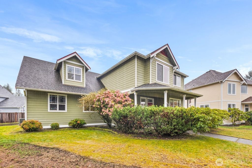 1424 Latham Court, Dupont, WA 98327