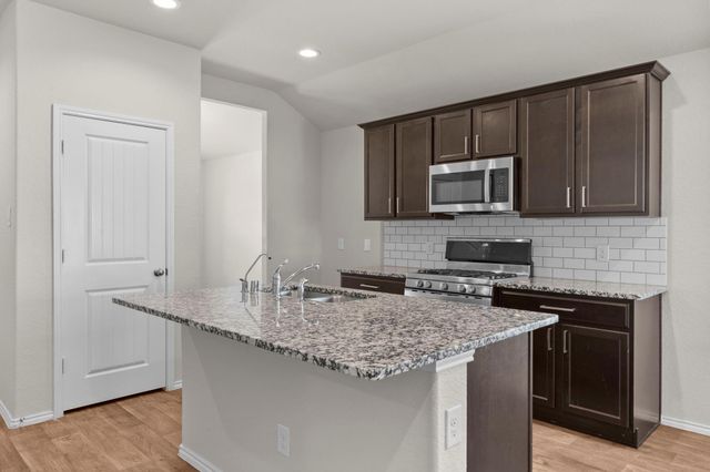 8303 Amaryllis Ct, Rosharon, TX 77583