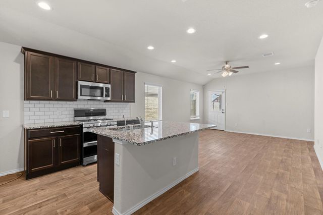 8303 Amaryllis Ct, Rosharon, TX 77583