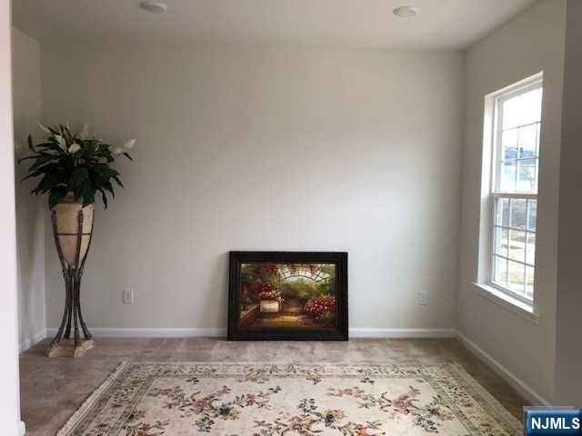 32 Litchfield Lane 403, Fair Lawn, NJ 07410