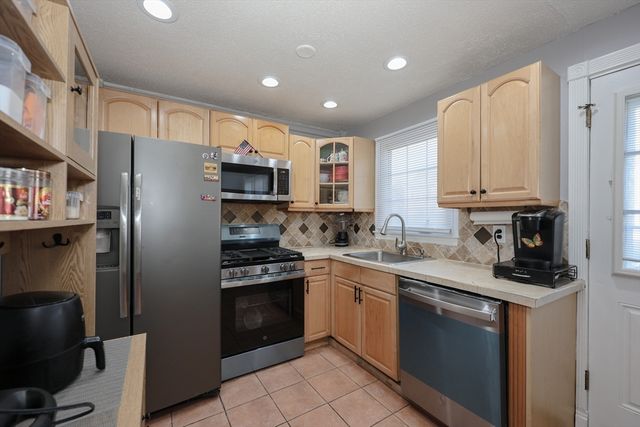 32A Rockingham Street 32A, Lowell, MA 01852
