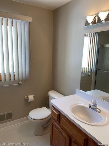 1809 CLOVERDALE Drive, Rochester, MI 48307