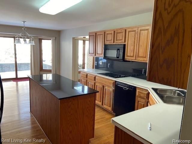 1809 CLOVERDALE Drive, Rochester, MI 48307