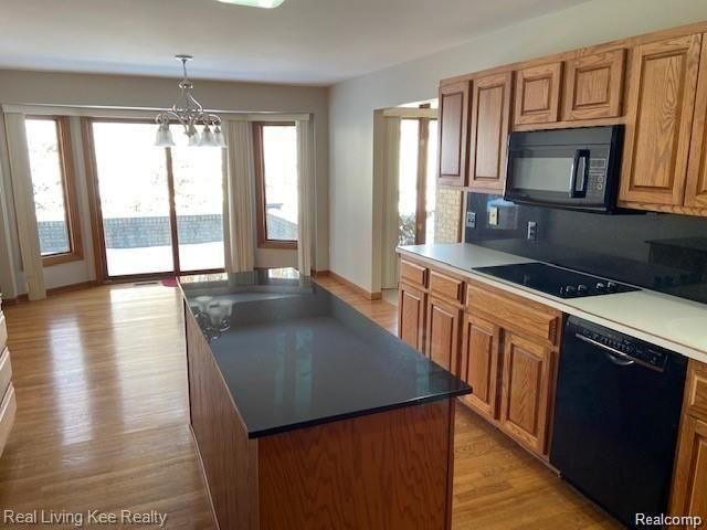 1809 CLOVERDALE Drive, Rochester, MI 48307