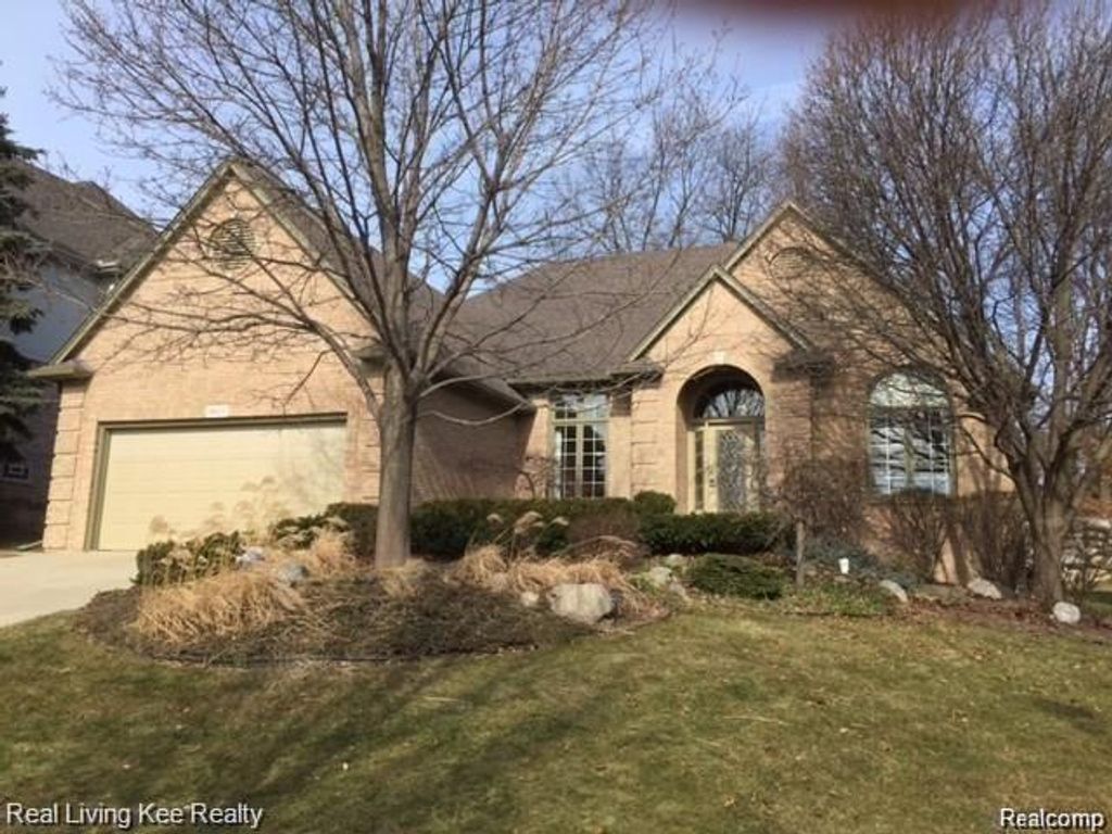1809 CLOVERDALE Drive, Rochester, MI 48307