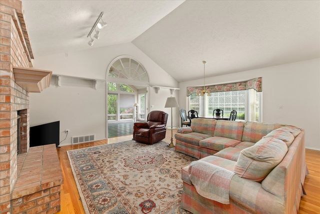 518 N Dunbarton Oaks Ln, Liberty Lake, WA 99019