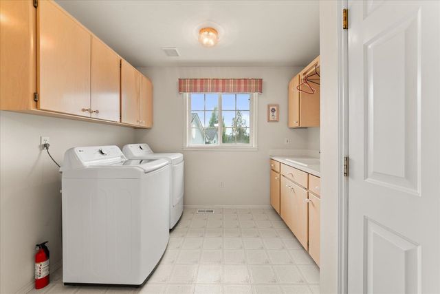 518 N Dunbarton Oaks Ln, Liberty Lake, WA 99019