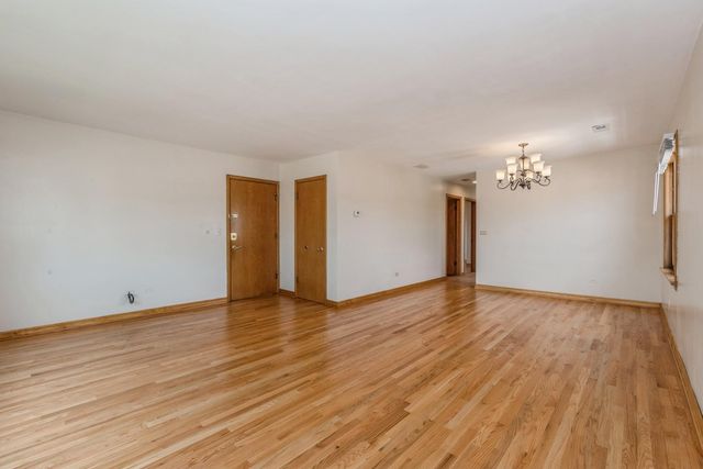 8108 N Oriole Avenue 2, Niles, IL 60714