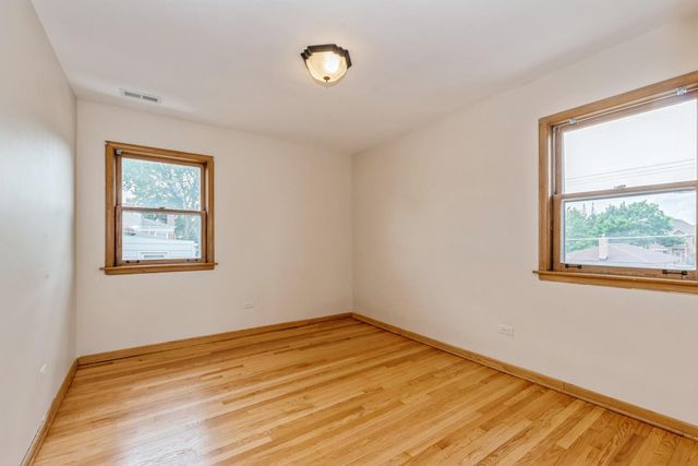 8108 N Oriole Avenue 2, Niles, IL 60714