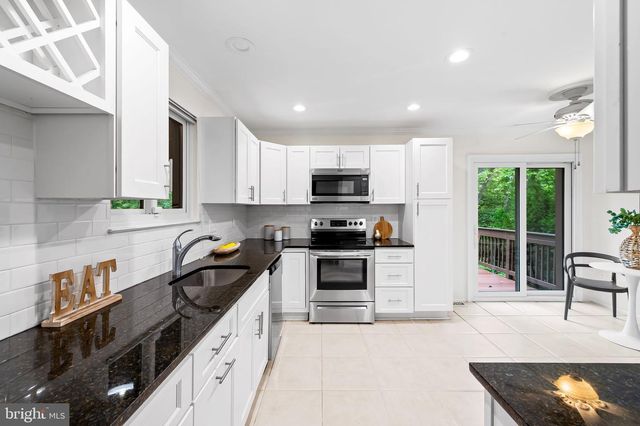 34 LACOSTA CT, Towson, MD 21204