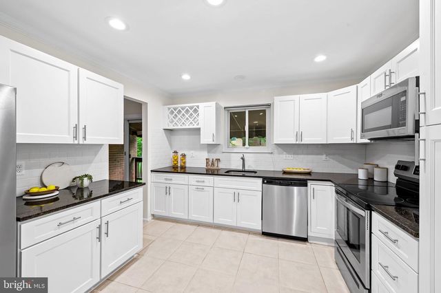34 LACOSTA CT, Towson, MD 21204