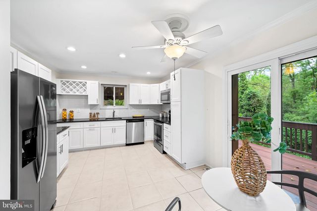 34 LACOSTA CT, Towson, MD 21204