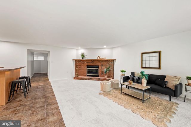 34 LACOSTA CT, Towson, MD 21204