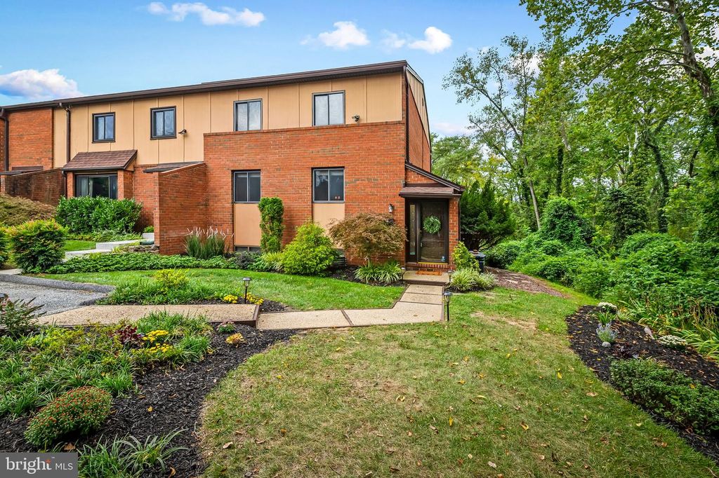 34 LACOSTA CT, Towson, MD 21204