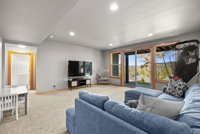 13022 E San Juan Ln, Spokane Valley, WA 99206