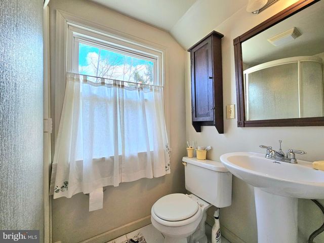 205 VALLEY VIEW RD, Hellertown, PA 18055