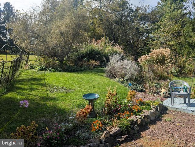 205 VALLEY VIEW RD, Hellertown, PA 18055