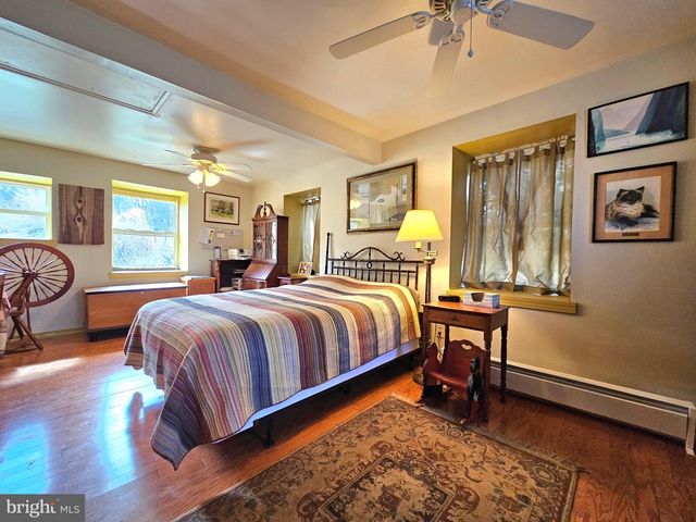 205 VALLEY VIEW RD, Hellertown, PA 18055