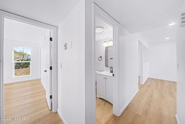 8022 N Oldfather Road, Tucson, AZ 85741