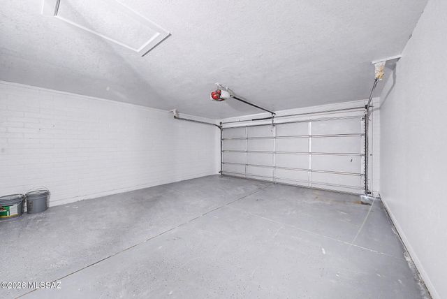 8022 N Oldfather Road, Tucson, AZ 85741