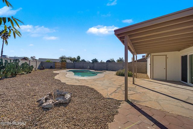 8022 N Oldfather Road, Tucson, AZ 85741