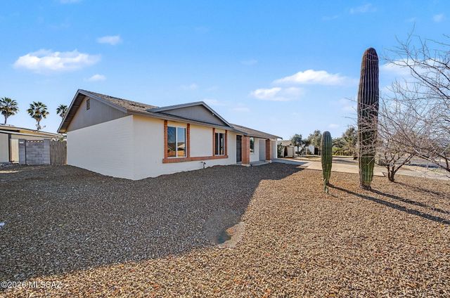 8022 N Oldfather Road, Tucson, AZ 85741