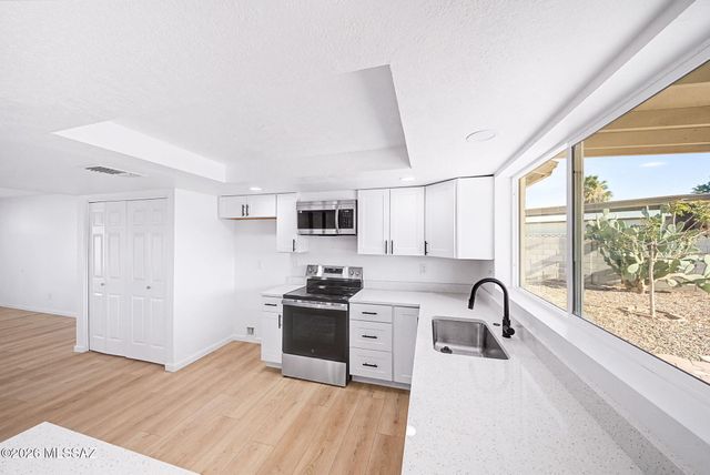 8022 N Oldfather Road, Tucson, AZ 85741