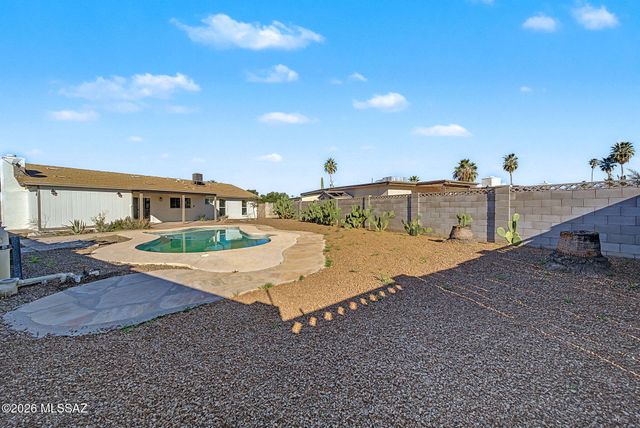 8022 N Oldfather Road, Tucson, AZ 85741