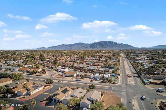 8022 N Oldfather Road, Tucson, AZ 85741