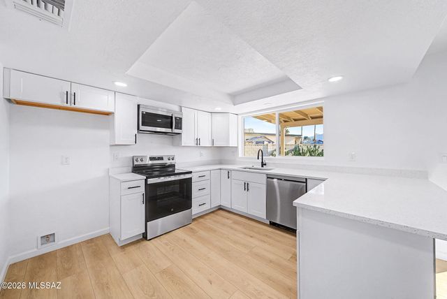 8022 N Oldfather Road, Tucson, AZ 85741