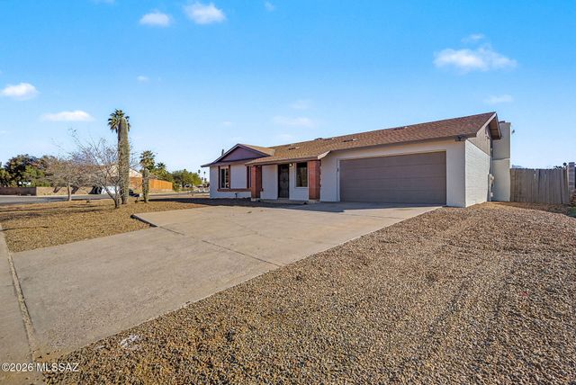 8022 N Oldfather Road, Tucson, AZ 85741