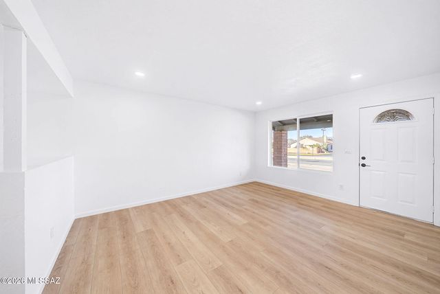 8022 N Oldfather Road, Tucson, AZ 85741