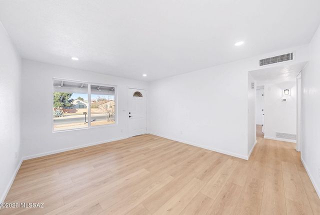 8022 N Oldfather Road, Tucson, AZ 85741