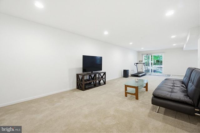 6446 PARK FOREST CIR, Elkridge, MD 21075