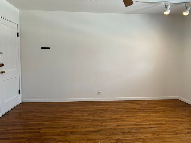 10 E Jefferson Avenue 2, Naperville, IL 60540