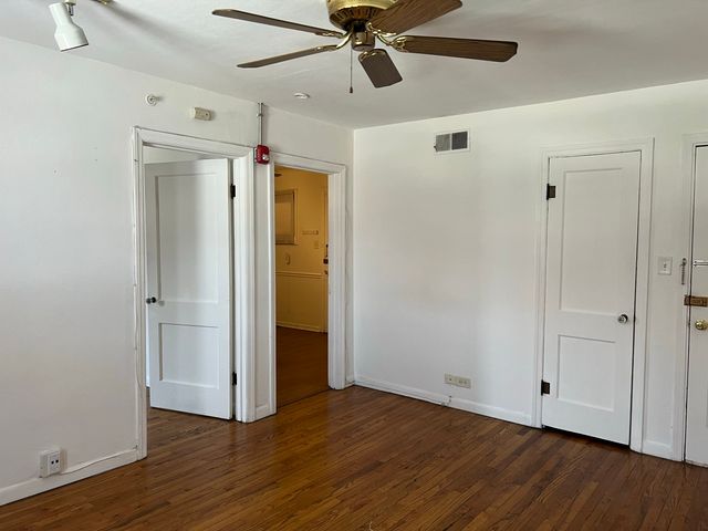 10 E Jefferson Avenue 2, Naperville, IL 60540