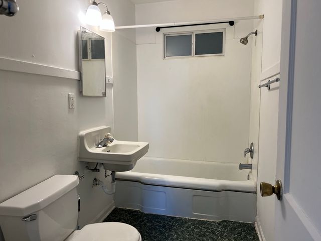 10 E Jefferson Avenue 2, Naperville, IL 60540