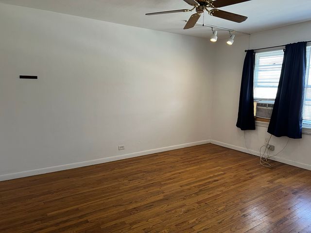 10 E Jefferson Avenue 2, Naperville, IL 60540